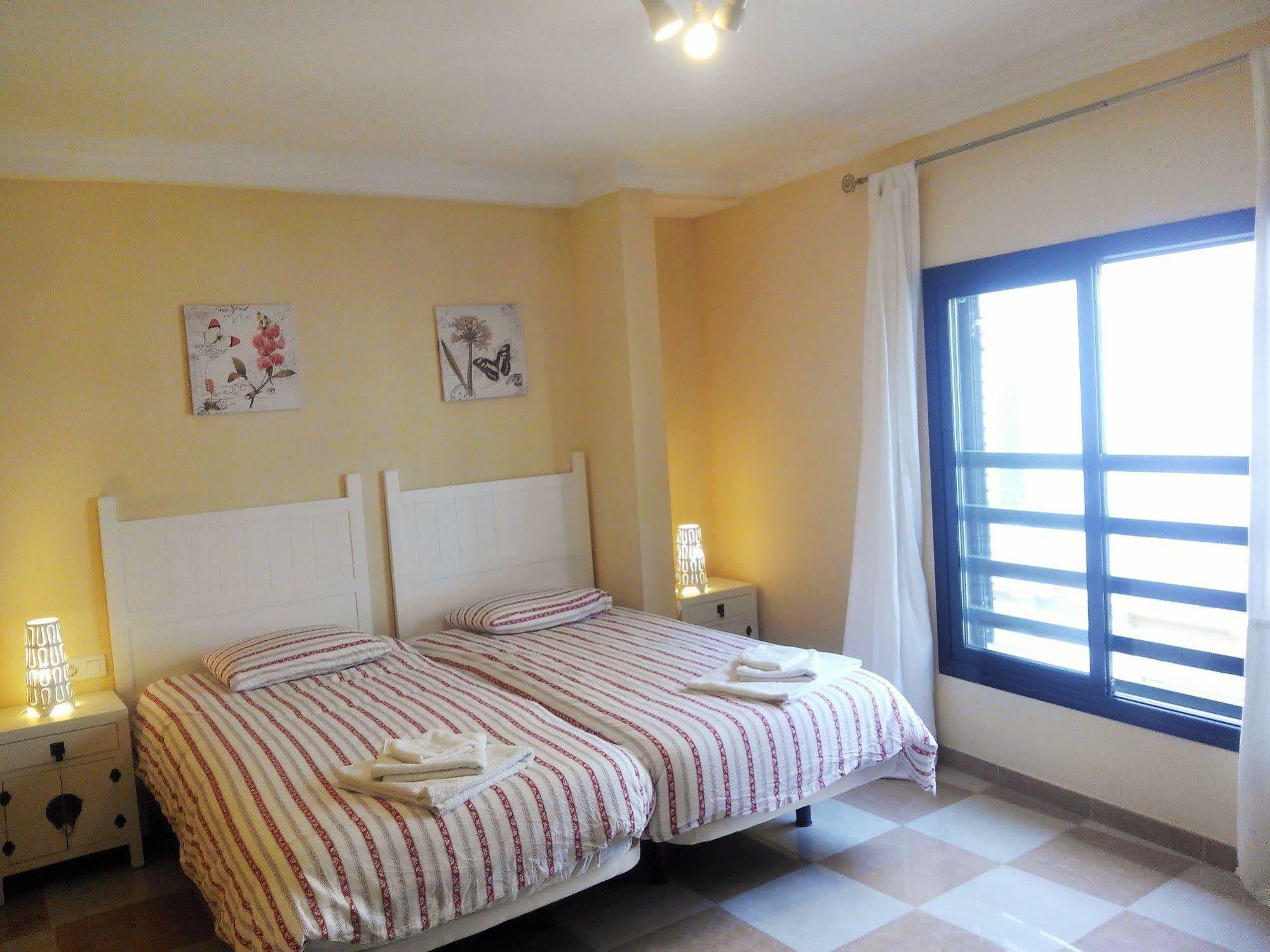 Apartamentos Decada Malaga Exterior photo